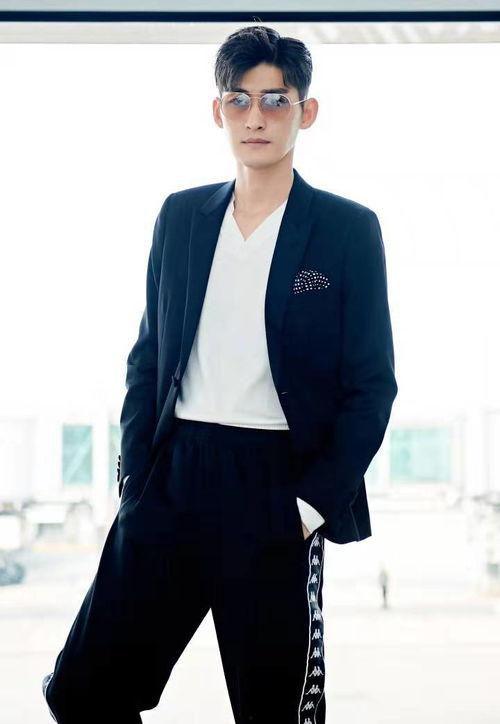 每日吃瓜爆料张翰视频,揭秘明星日常幕后生活