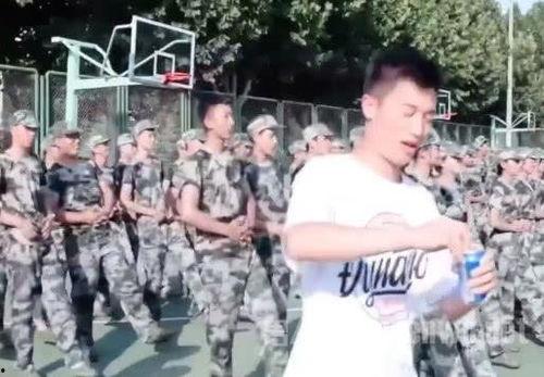 大学军训跳舞视频26秒黑料吃瓜,26秒视频揭开校园风云之谜